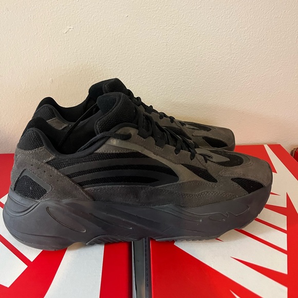 yeezy vanta uk